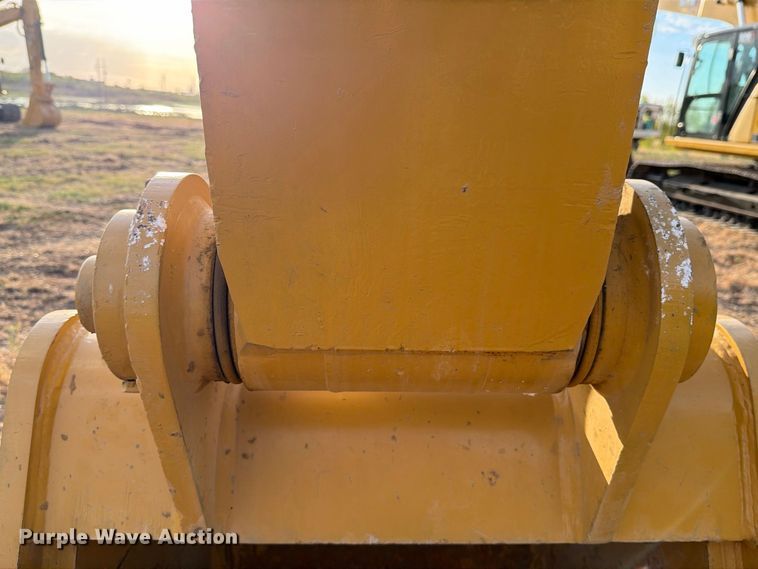 image for item FN3505 2020 Caterpillar 320 excavator