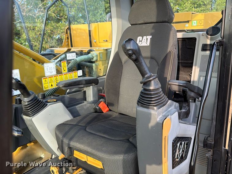 image for item FN3505 2020 Caterpillar 320 excavator