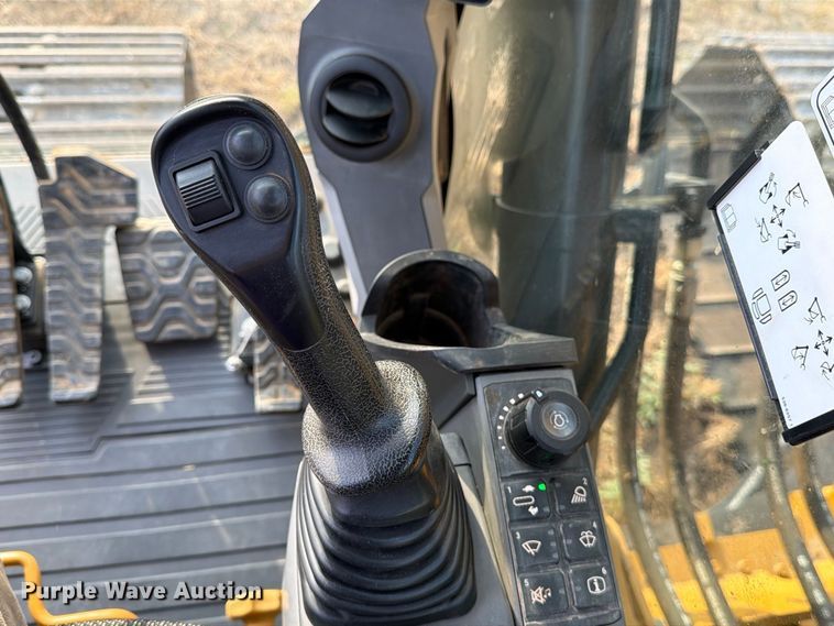 image for item FN3505 2020 Caterpillar 320 excavator