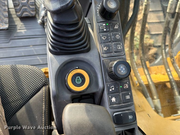 image for item FN3505 2020 Caterpillar 320 excavator