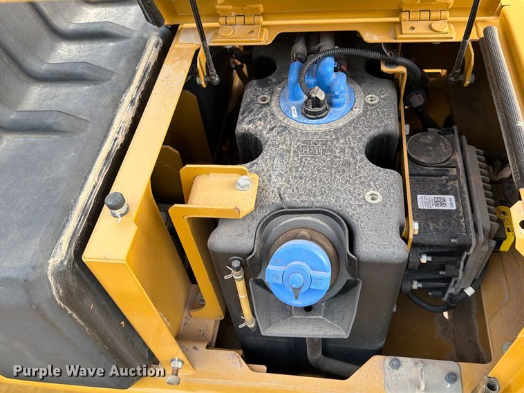 image for item FN3505 2020 Caterpillar 320 excavator
