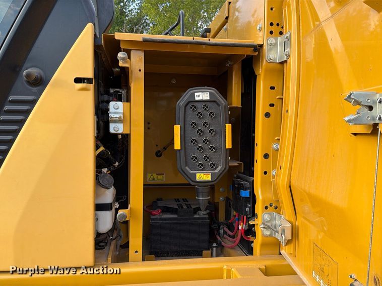 image for item FN3505 2020 Caterpillar 320 excavator