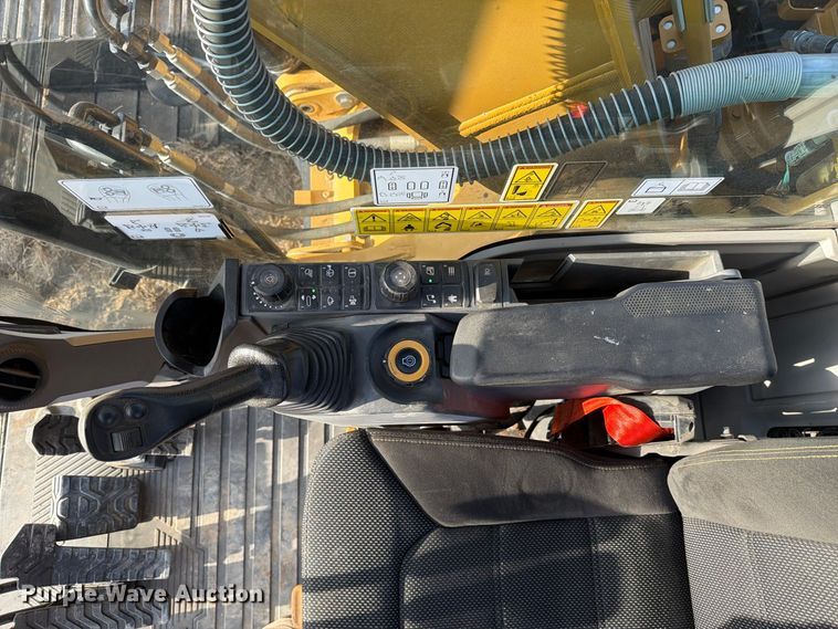 image for item FN3506 2023 Caterpillar 320 excavator