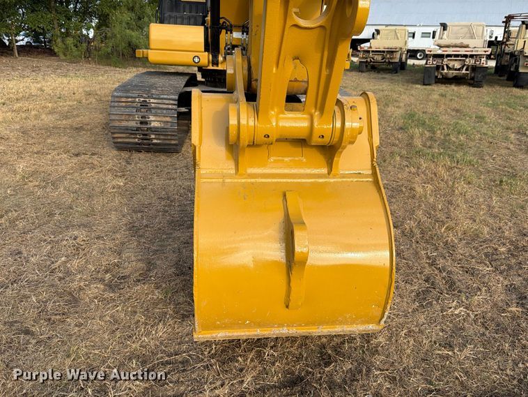 image for item FN3508 2022 Caterpillar 320 excavator