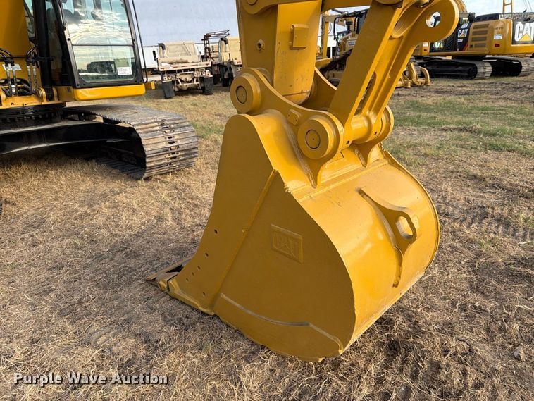 image for item FN3508 2022 Caterpillar 320 excavator