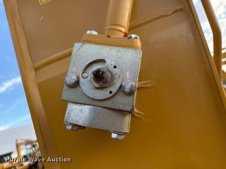 image for item FN3508 2022 Caterpillar 320 excavator