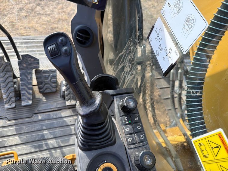 image for item FN3508 2022 Caterpillar 320 excavator