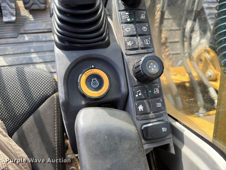image for item FN3508 2022 Caterpillar 320 excavator