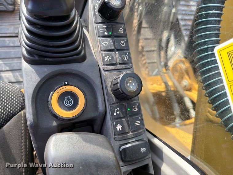 image for item FN3508 2022 Caterpillar 320 excavator
