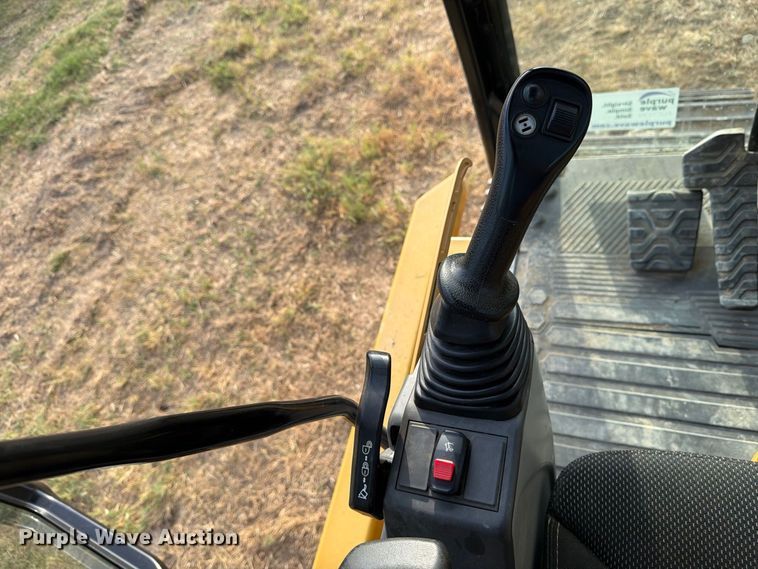 image for item FN3508 2022 Caterpillar 320 excavator