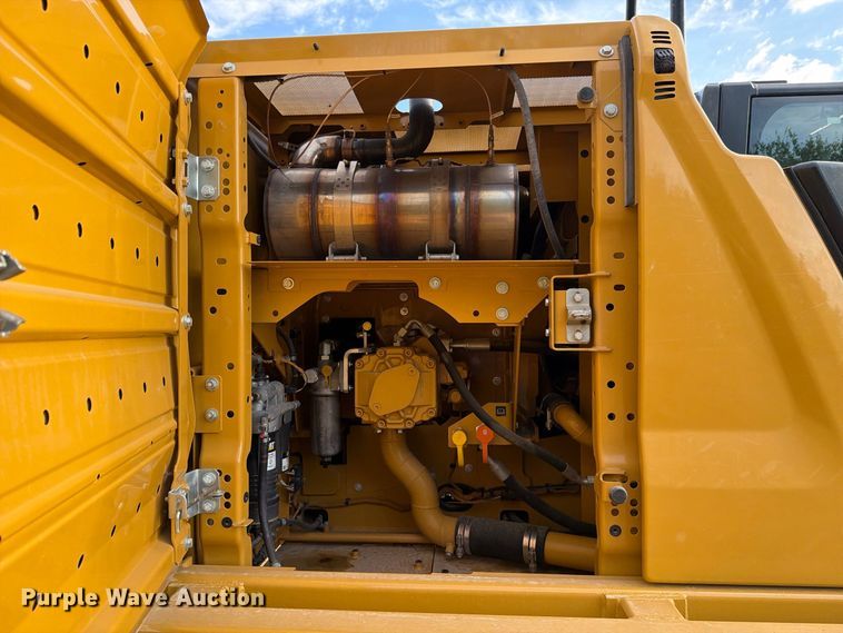 image for item FN3508 2022 Caterpillar 320 excavator