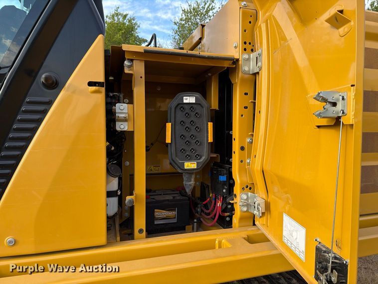 image for item FN3508 2022 Caterpillar 320 excavator