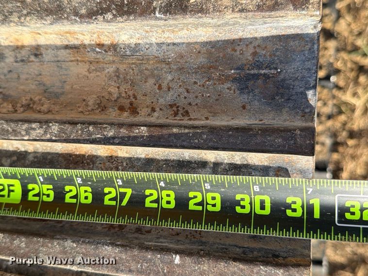 image for item FN3508 2022 Caterpillar 320 excavator