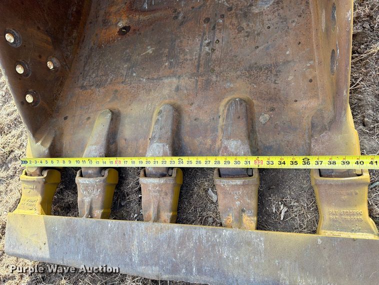 image for item FN3509 2022 Caterpillar 320 excavator