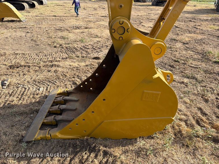 image for item FN3509 2022 Caterpillar 320 excavator