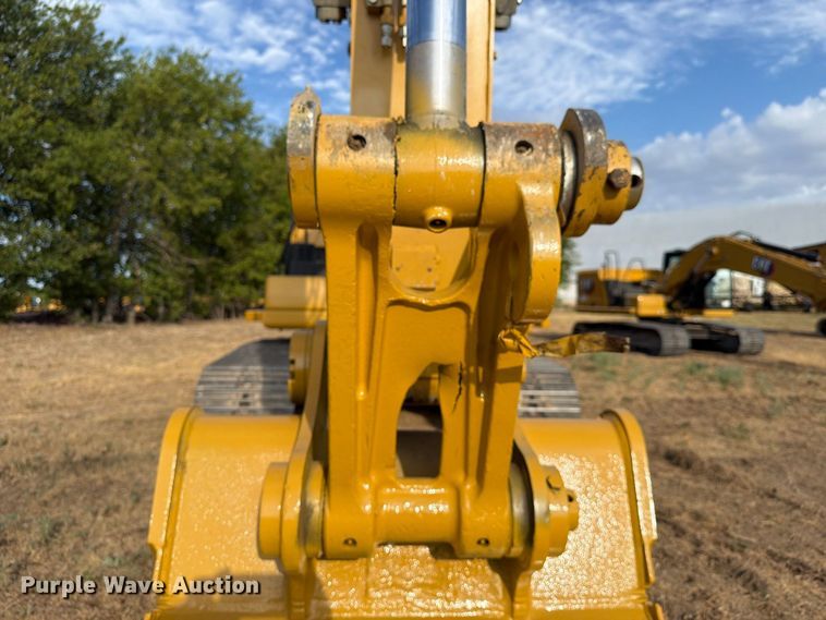 image for item FN3509 2022 Caterpillar 320 excavator