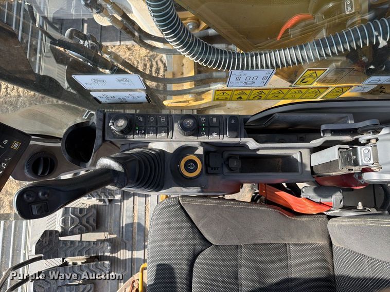 image for item FN3510 2023 Caterpillar 320 excavator