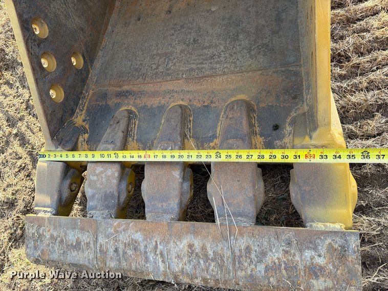 image for item FN3511 2023 Caterpillar 320 excavator