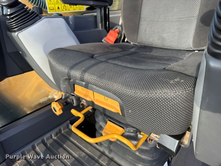 image for item FN3511 2023 Caterpillar 320 excavator