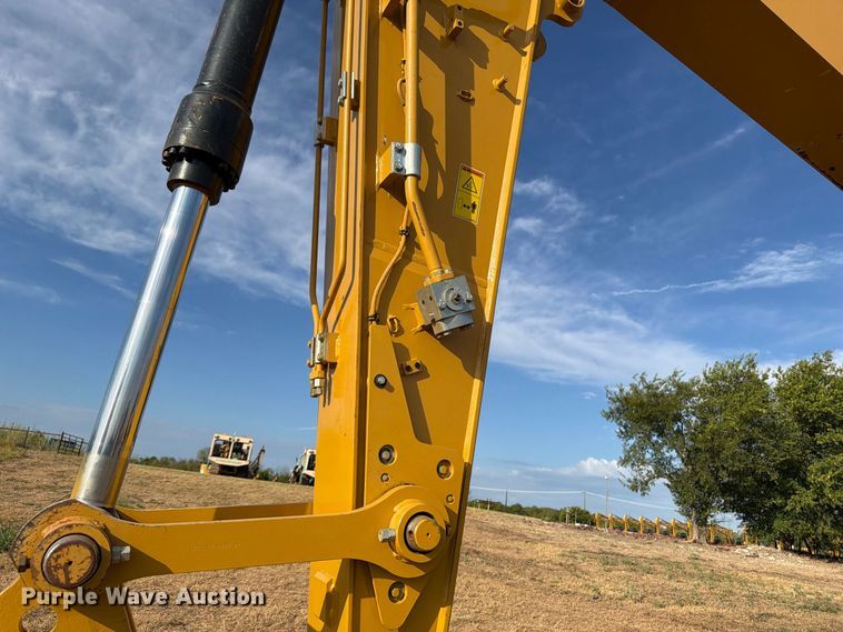 image for item FN3512 2023 Caterpillar 323 excavator