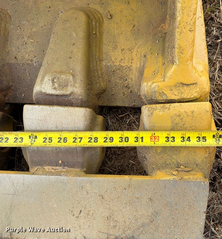 image for item FN3512 2023 Caterpillar 323 excavator