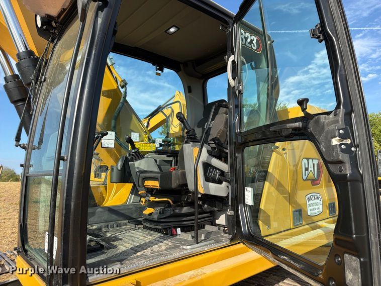 image for item FN3512 2023 Caterpillar 323 excavator