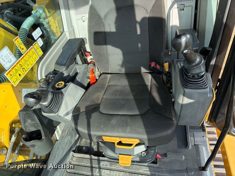 image for item FN3512 2023 Caterpillar 323 excavator