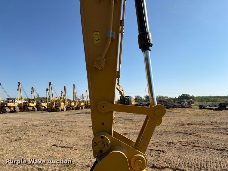image for item FN3513 2019 Caterpillar 323 TC excavator