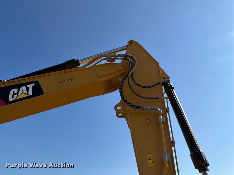 image for item FN3513 2019 Caterpillar 323 TC excavator