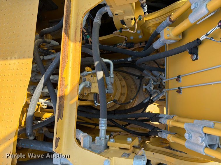 image for item FN3513 2019 Caterpillar 323 TC excavator