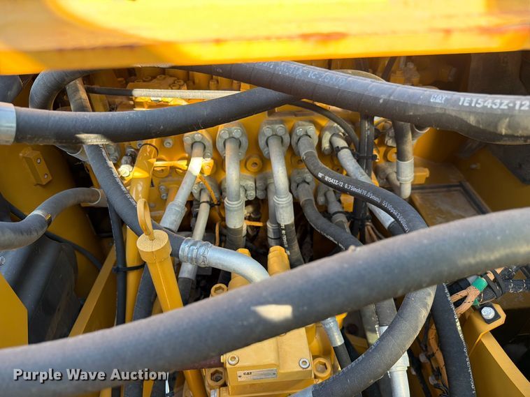image for item FN3513 2019 Caterpillar 323 TC excavator