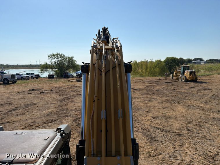 image for item FN3513 2019 Caterpillar 323 TC excavator