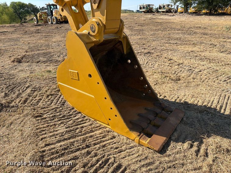 image for item FN3513 2019 Caterpillar 323 TC excavator