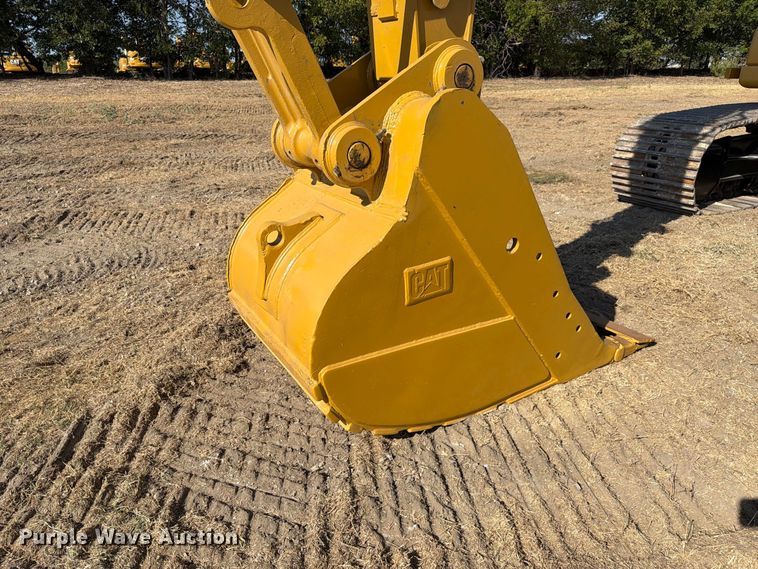 image for item FN3513 2019 Caterpillar 323 TC excavator