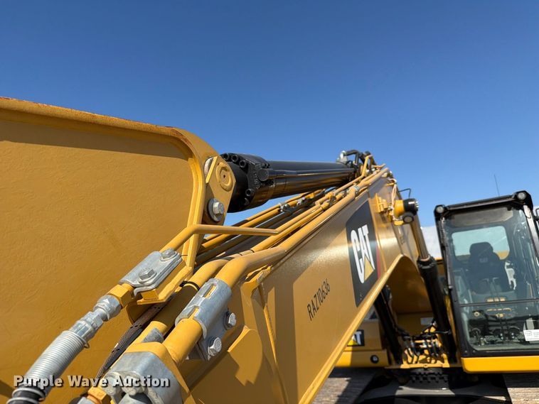 image for item FN3513 2019 Caterpillar 323 TC excavator