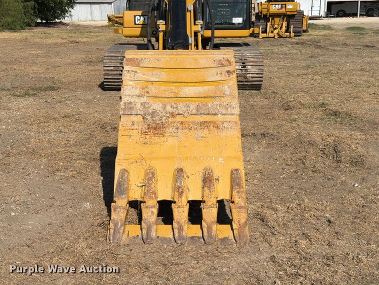 image for item FN3513 2019 Caterpillar 323 TC excavator
