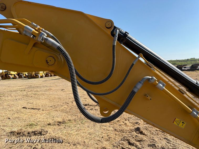 image for item FN3513 2019 Caterpillar 323 TC excavator