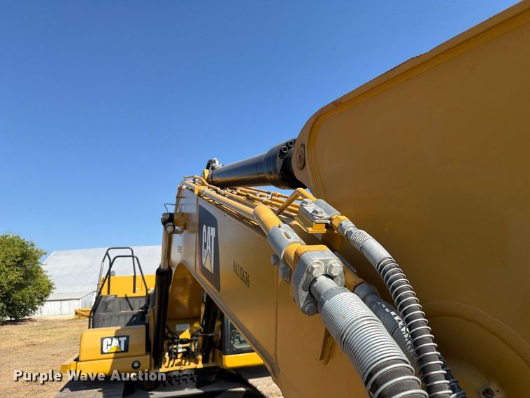 image for item FN3513 2019 Caterpillar 323 TC excavator