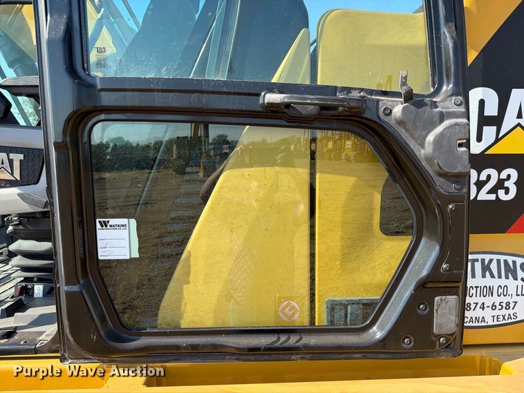image for item FN3513 2019 Caterpillar 323 TC excavator