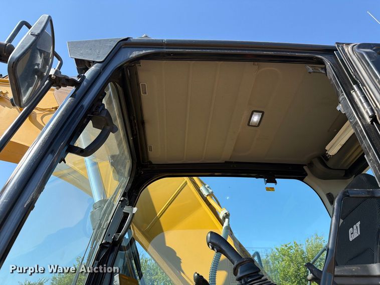 image for item FN3513 2019 Caterpillar 323 TC excavator