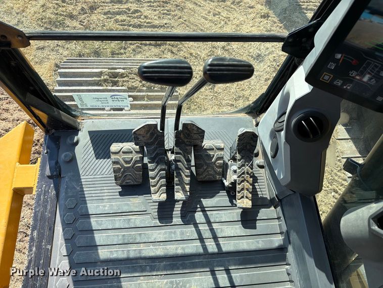 image for item FN3513 2019 Caterpillar 323 TC excavator