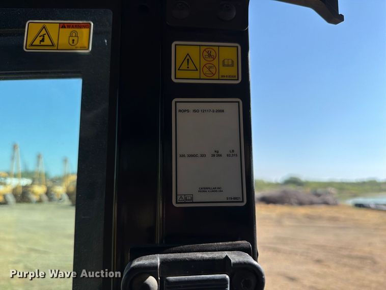 image for item FN3513 2019 Caterpillar 323 TC excavator