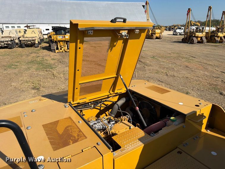 image for item FN3513 2019 Caterpillar 323 TC excavator