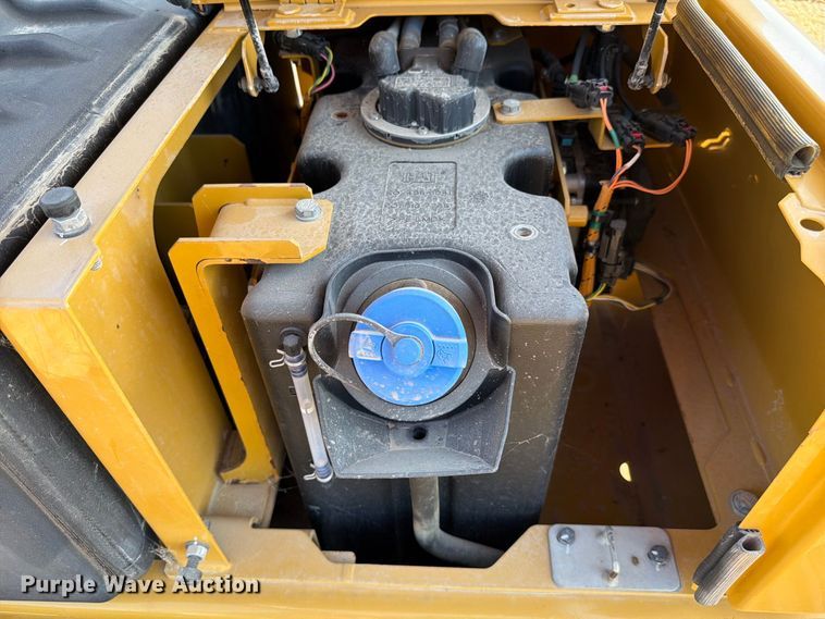 image for item FN3513 2019 Caterpillar 323 TC excavator
