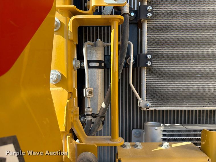 image for item FN3513 2019 Caterpillar 323 TC excavator
