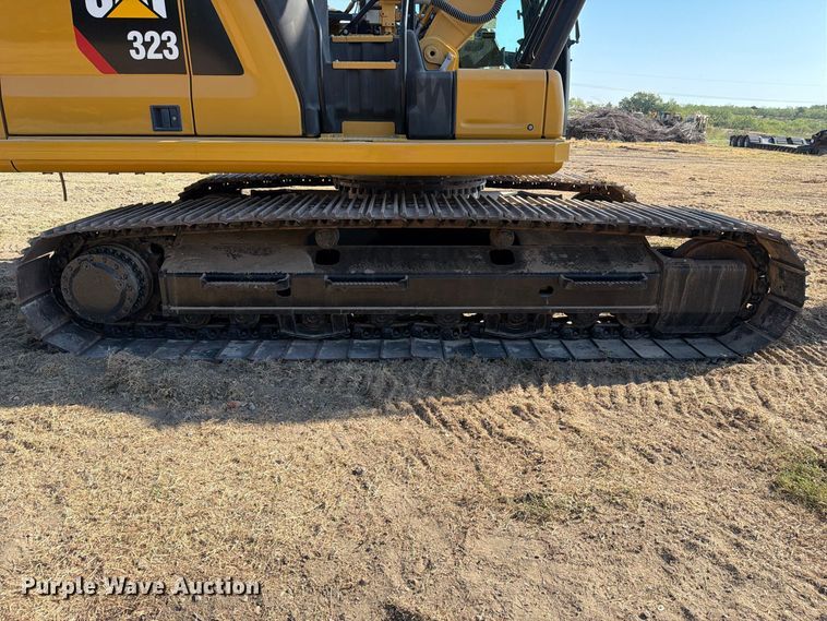 image for item FN3513 2019 Caterpillar 323 TC excavator