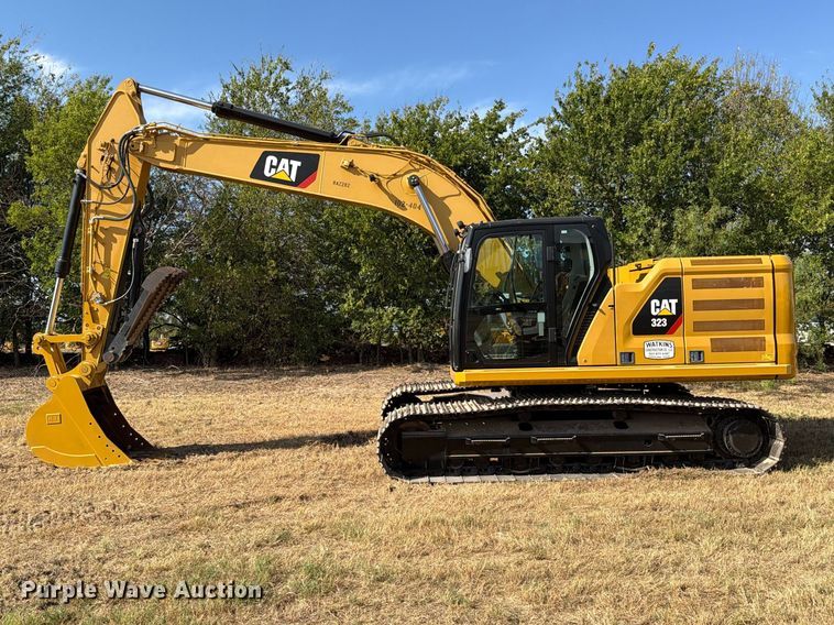image for item FN3514 2018 Caterpillar 323 excavator