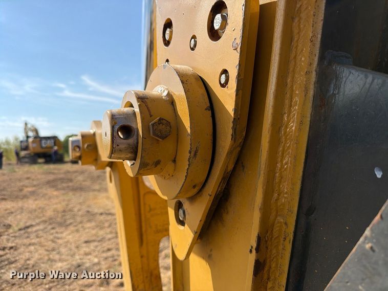 image for item FN3514 2018 Caterpillar 323 excavator