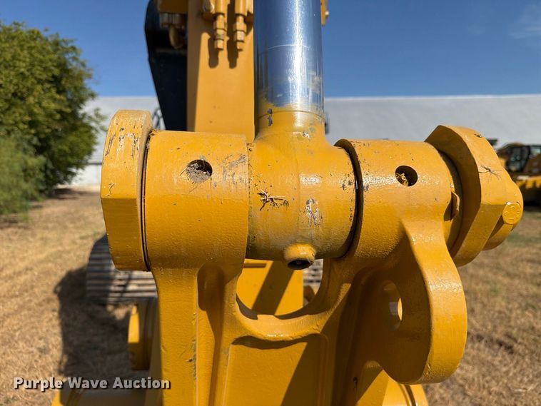 image for item FN3514 2018 Caterpillar 323 excavator