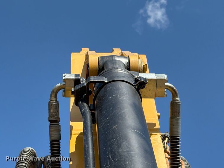 image for item FN3514 2018 Caterpillar 323 excavator